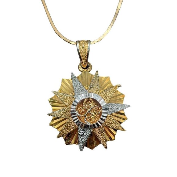 White & Gold Plated Starburst Pendant Necklace 18" Herringbone Chain - Picture 3 of 16